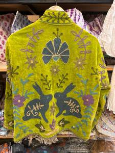 Veste en velours pour femme, col mandarin, manches longues, motif floral brodé à la main, motif lapin, manteau de printemps, design à points ouverts, Suzani - Product Image 2
