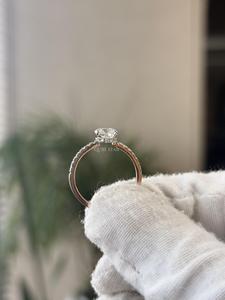 Anillo de Compromiso con Halo Oculto y Diamantes Cultivados en Laboratorio, Corte Redondo, Duradero, 1.20 Quilates, VVS VS EF, Oro Sólido, Regalo de Joyería - Product Image 5