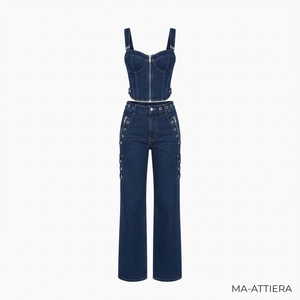 Ensemble deux pièces streetwear tendance pour femme : bustier en jean et jean cargo large avec détails œillet et bretelles - Product Image 3