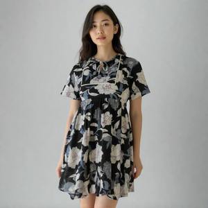 Robe Courte Femme en Coton Noir à Motifs Floraux, Qualité Export, Écologique, Col en V, Coupe Slim, Ligne A, Tendance, Légère et Fluide pour l'Été - Product Image 1