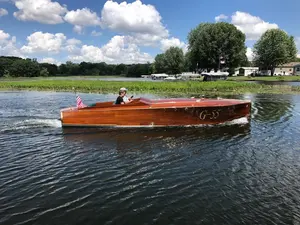 Réplica de la Lancha Clásica de Lujo Nelson Zimmer Palm Beach de 22 pies, Construida a Medida en Madera - Product Image 3