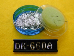 เข็มเย็บผ้า DK-660A พร้อมกล่องทรงกลม |   เข็มเย็บผ้าสแตนเลสแบบตรง ทนทาน ใช้งานง่าย อุปกรณ์เย็บผ้า - Product Image 1