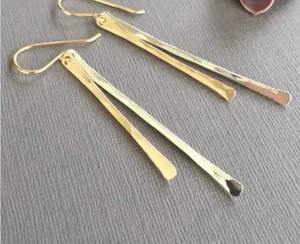 Boucles d'oreilles en fil de laiton de qualité supérieure pour femmes, style léger et tendance pour la mode quotidienne et les voyages, disponibles à la vente - Product Image 5