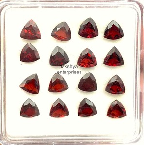 Natural Red <b>Garnet</b> Trillion Cut Loose Gemstones 8mm Faceted <b>Garnet</b> Loose Stone Wholesale Price Bulk For Jewelry Making Supplies - Product Image 2