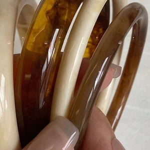 ชุดกำไลข้อมือเรซิ่นแบบเรียบง่าย - Product Image 3