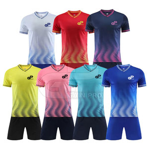 Tenue de football moderne pour équipe, légère et respirante, idéale pour l'entraînement et les matchs à haute intensité - Product Image 5