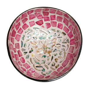 Vente en gros de bols en coquille de noix de coco gravés modernes, durables, uniques, artisanaux, polis, écologiques, de fabrication artisanale - Product Image 2