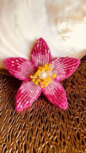 Broche Bordado a Mano con Cuentas, con Intrincado Trabajo de Perlas, Pin Decorativo de Moda para Cada Ocasión - Product Image 6