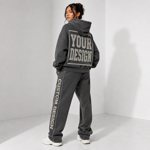 Ensemble sweat à capuche oversize et pantalon de jogging en molleton brossé avec poche kangourou et revers côtelés, logo personnalisé sérigraphié, vente en gros - Product Image 2