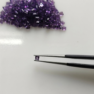 อเมทิสต์แอฟริกันธรรมชาติ 2.0 มม. ทรงสี่เหลี่ยมเจียระไนแบบสเต็ปคัท สีม่วง คุณภาพดีที่สุด พลอยเม็ดเดี่ยวสำหรับทำเครื่องประดับ - Product Image 1