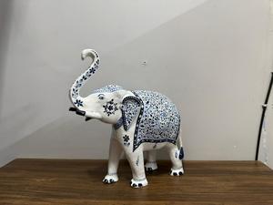 Statue de cheval en poterie bleue artisanale avec motif floral, décoration de table ou de bureau traditionnelle indienne - Product Image 6