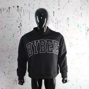 Sudadera BYBEE BLACK con Cuello Alto, 100% Negro, Apliques Bordados, Cuello Ancho, URBAN PRODUCTIONS - Product Image 2