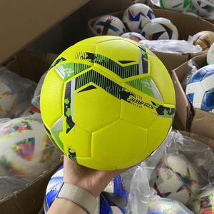 Balón de Fútbol para Jugar en el Patio, la Calle y el Campo, Ofrece un Manejo Suave y una Fuerte Retención de Aire para un Uso Prolongado - Product Image 4