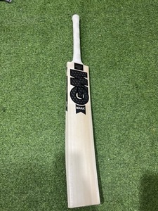 Bate de críquet Cannon English Willow, bate de willow inglés duradero de nivel profesional para clubes. - Product Image 1