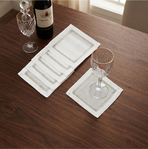Serviette de cocktail carrée personnalisée en lin réutilisable avec bordure brodée dorée métallique 6*6 pouces pour bar à domicile et événements - Product Image 1