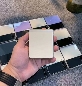 Teléfono Inteligente Z 3 Usado con Pantalla Plegable, Teléfono Móvil Android con Pantalla Super Retina XDR de 6.7 Pulgadas, 8 GB de RAM, 256 GB de ROM, 12 Meses de Garantía - Product Image 3