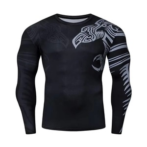 Chemise de compression en polyester à séchage rapide pour homme, noire, à manches longues, avec imprimé tribal d'aigle gris - Product Image 5