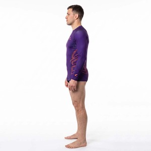 Camiseta de compresión de manga corta para hombre de poliéster y spandex, azul y naranja, de secado rápido, UPF50+, con protección UV y costuras sublimadas. - Product Image 2