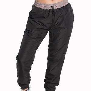 Ensemble survêtement coupe-vent court pour femme, vente chaude, sur mesure, prix de gros, en nylon respirant - Product Image 6