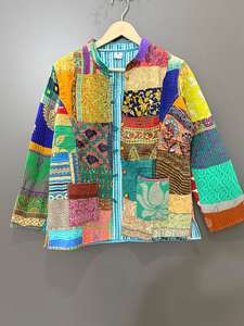 Chaqueta Acolchada de Algodón Estampada a Mano Multicolor, Chaqueta Corta de Patchwork para Mujer, Abrigo de Invierno Hecho a Mano, Chaqueta de Estilo Bohemio - Product Image 5