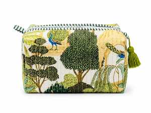 Pochette de voyage portable en coton imperméable écoresponsable avec fermeture éclair, taille moyenne, style bohème à pompons - Product Image 3