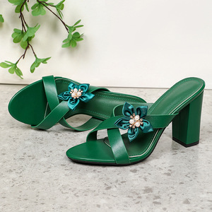 Sandalias de tacón de aguja ultraalto con punta en pico y tiras cruzadas para mujer, estilo nuevo de verano 2026, con flores y perlas, de PU, para exteriores. - Product Image 3