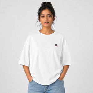 Camiseta de algodón extragrande para mujer que proporciona comodidad transpirable, forma relajada y tacto suave para atuendos de verano diarios. - Product Image 1