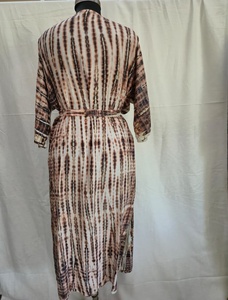 Kimono largo teñido a mano para mujer, ropa de playa estilo bohemio ligera con ajuste relajado, mangas anchas y cinturón en la cintura. - Product Image 4