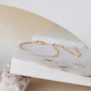 กำไลเทนนิสเพชรโมอิสซาไนต์ชุบทองคำ 14K แบบคลาสสิก เครื่องประดับงานแต่งงานสุดหรู ของขวัญเพื่อนเจ้าสาวที่สมบูรณ์แบบ - Product Image 1