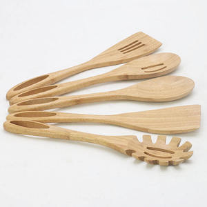 Juego de cubiertos de madera de acacia, mango, pino, madera roja y otras maderas disponibles con diseño personalizado por M.I.G. EXPORTACIONES. - Product Image 1