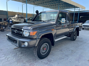 Toyota Land Cruiser Pickup 2013 Usada en Muy Buen Estado en Venta - Product Image 2