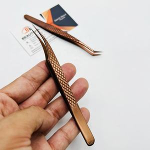 แหนบต่อขนตาสแตนเลสโรสโกลด์ที่ผ่านการทดสอบด้วยมือแหนบสำหรับแยกขนตาที่แข็งแรงพร้อมฉลากส่วนตัว - Product Image 5