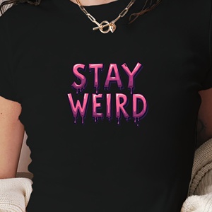 STAY WEIRD เสื้อยืดแขนสั้นพิมพ์ลาย Y2K สำหรับผู้หญิง - Product Image 2