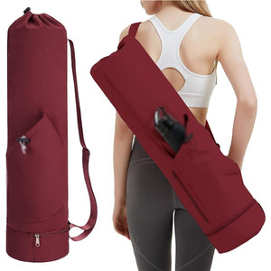 Interior espacioso para estilos de vida activos. Moderna bolsa de yoga con tela resistente y compartimentos seguros para el equipo de ejercicio diario. - Product Image 1