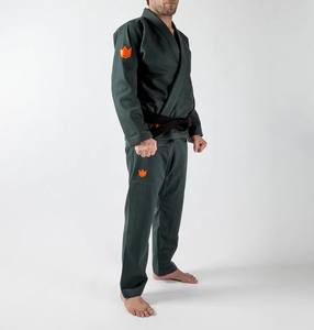 Kimono de BJJ 100% Algodón Elástico Transpirable Ligero 460g con Logotipo Frontal Uniforme para Entrenamiento y Competencia - Product Image 2