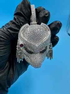 Collar con colgante de máscara de depredador de moissanita estilo Hip Hop, con incrustaciones de circonitas, diseño de cazador alienígena, estilo rapero de lujo, joyería personalizada para hombre - Product Image 5