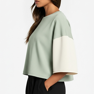 Nouveau T-shirt court de luxe bicolore pour femme, coupe ample 220 GSM, épaules tombantes, logo imprimé DTF personnalisé, streetwear 100 % coton - Product Image 3