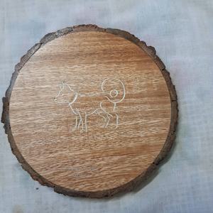ที่รองแก้วไม้แกะสลักรูปสุนัขขอบเปลือกไม้แบบชนบทชุดโลโก้นักธุรกิจตกแต่งโต๊ะและอุปกรณ์เสริม - Product Image 1