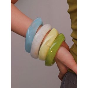 Accesorios de Moda Étnicos Tradicionales de Cristal para Mujer, Broches y Brazaletes de Resina Hechos a Mano para Colección Festiva - Product Image 5