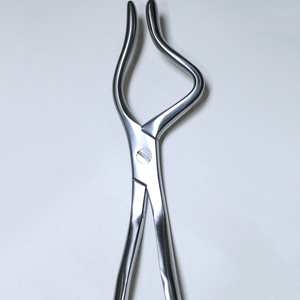 Forceps de repositionnement osseux de qualité médicale offrant une manipulation sécurisée pour les chirurgiens exerçant la gestion des fractures et la reconstruction osseuse - Product Image 2