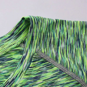 T-shirts de sport pour hommes, conçus en tissu tricoté haut de gamme, légers, à séchage rapide, coupe ajustée, pour les clubs sportifs et les activités sportives. - Product Image 3
