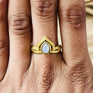 Nouvelle bague couronne très demandée, en laiton plaqué or, avec pierre de lune, style tiara et statement, bohème, pour fiançailles, pour femme, vente en gros - Product Image 4
