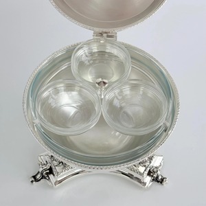 Elegante tazón de metal con acabado plateado para chocolate, con tapa, perfecto para la mesa del comedor familiar, para exhibir dulces, frutos secos y para regalar. - Product Image 3