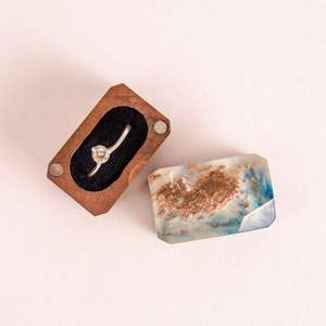 Rustic Wooden Resin High Quality Handmade European Style Sustainable Ring <b>Box</b> <b>Keepsake</b> <b>Box</b> for Wedding Rings - Product Image 2