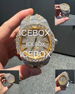 Atractivo Reloj de Pulsera para Hombre con Caja de Acero Inoxidable, Resistente al Agua 10 Bar, Esfera de Cristal, Totalmente Adornado con Diamantes Moissanite y Brazalete - Product Image 1