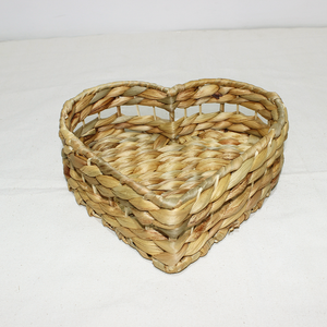 Cesta de Almacenamiento Decorativa Tejida a Mano en Forma de Corazón de Jacinto de Agua - Product Image 2