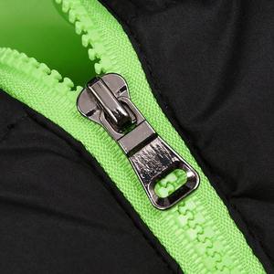 Chaqueta Bomber Impermeable Ecológica de Alta Calidad (220g) para Hombre, Abrigo Cálido y Resistente con Bolsillo Frontal, para Clima Frío, 100% Fibra de Poliéster - Product Image 4