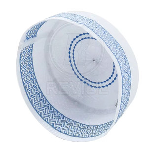 Chapeaux tendance pour hommes : un look moderne, des couvre-chefs discrets en tissu confortable, style décontracté - Product Image 6