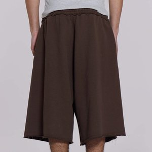 Shorts de survêtement en molleton de coton marron surdimensionnés pour hommes, style décontracté d'été avec poches, coupe classique, couleur unie tricotée - Product Image 3