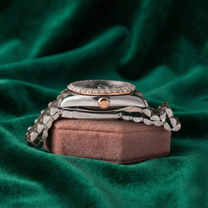 Montre de luxe à deux tons avec lunette sertie de diamants, cadran noir, acier inoxydable, or rose, affichage de la date - Product Image 3